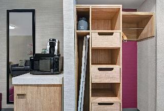 2 Queen Beds 1 Bedroom Suite