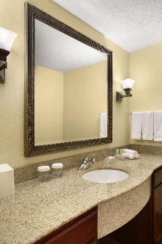 1 King 2 Qn Beds 2 Bdrm 2 Bath Suite Nonsmok