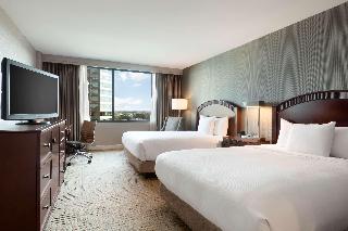 2 Double Beds