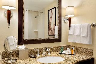 1 King 1 Bedroom 2 Room Suite - Nature View