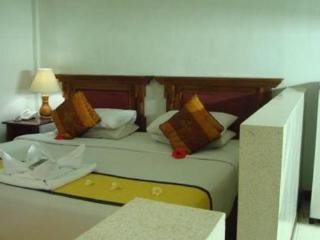 Room thumbnail 1