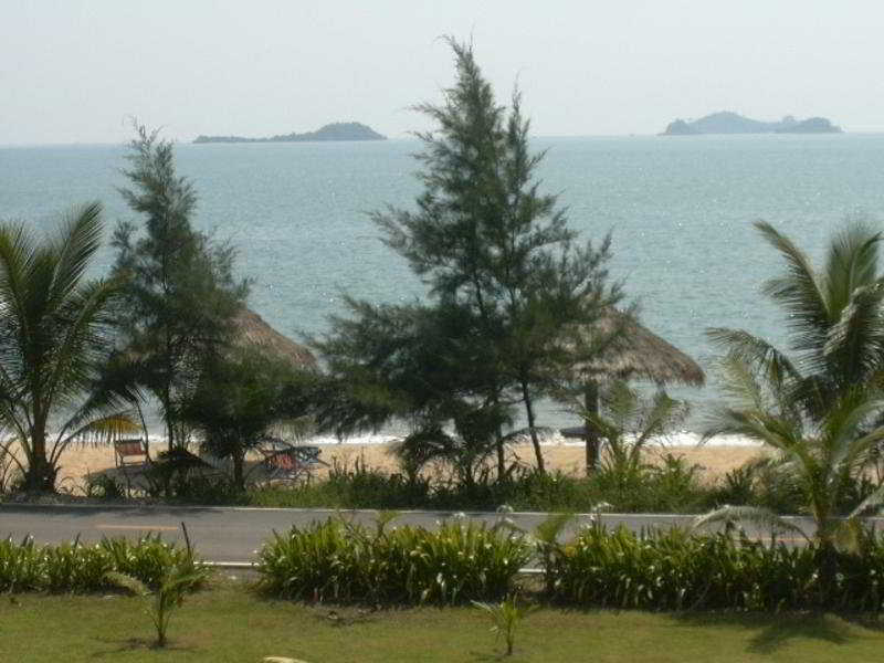 Beach thumbnail 10
