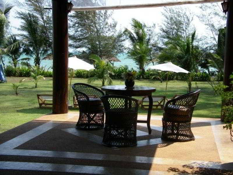 Terrace thumbnail 11