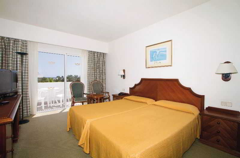 Room
 di Ole Olivina