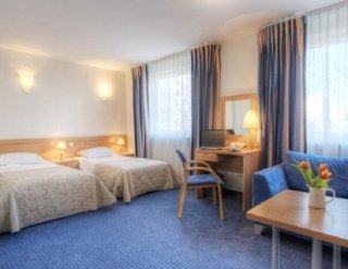 Room
 di Wilanow Warszawa by DeSilva