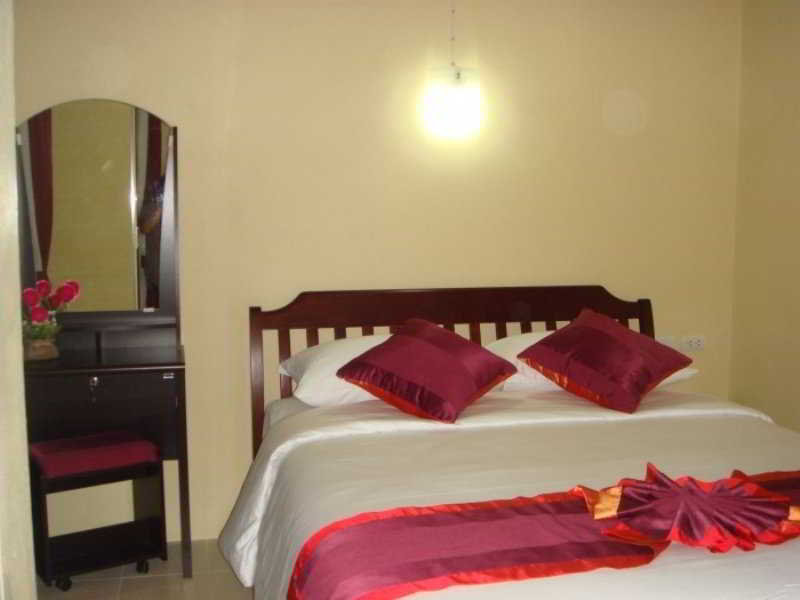 Room thumbnail 2