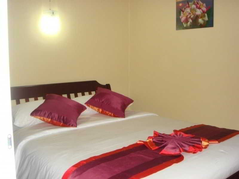 Room thumbnail 3