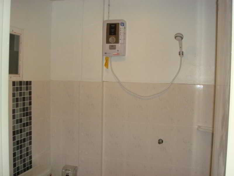 Room thumbnail 6