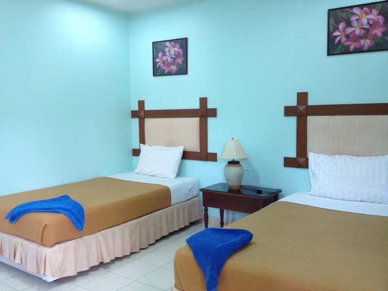 Room thumbnail 5