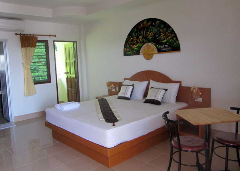Room thumbnail 9