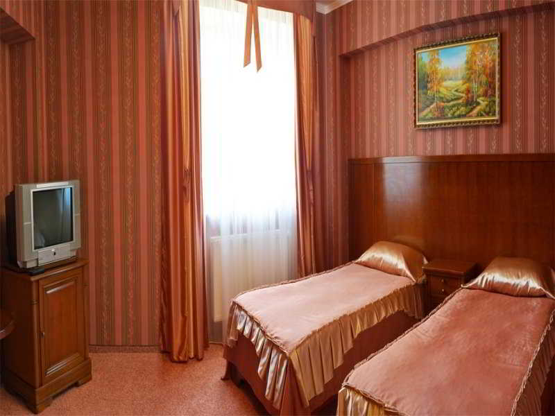 Room thumbnail 2