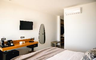 Batis Aero Beachfront Wellbeing Hotel