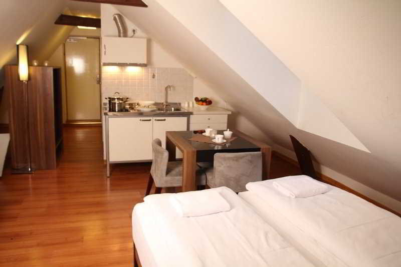 Oslo Hotel Apartments - Zimmer