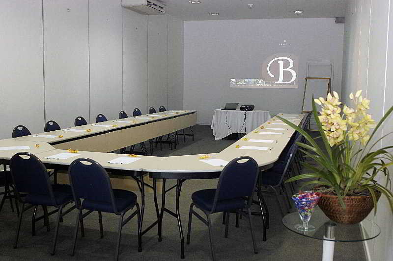 Conferences
 di Bristol Praia Do Canto