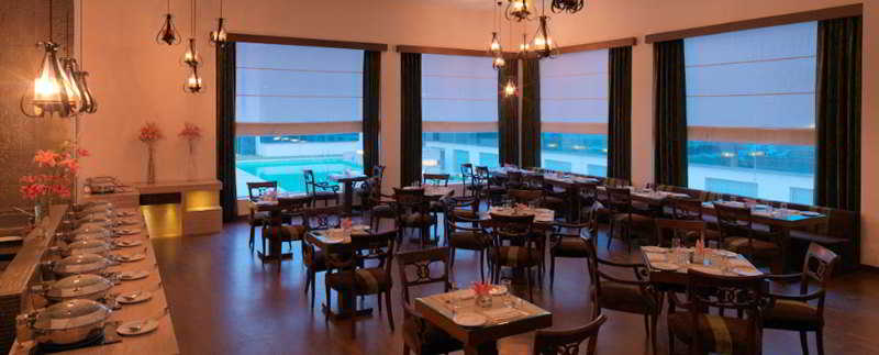 Restaurant
 di Regenta Hotel and Convention Centre