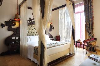 Chateau Monfort, Milan