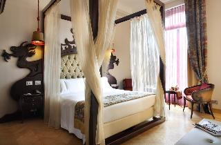 Chateau Monfort, Milan