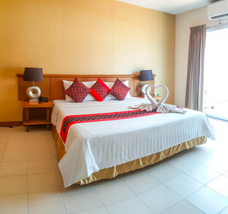 Room thumbnail 52