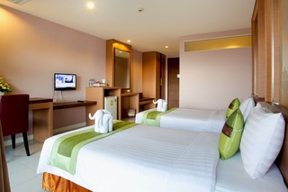 Room thumbnail 1