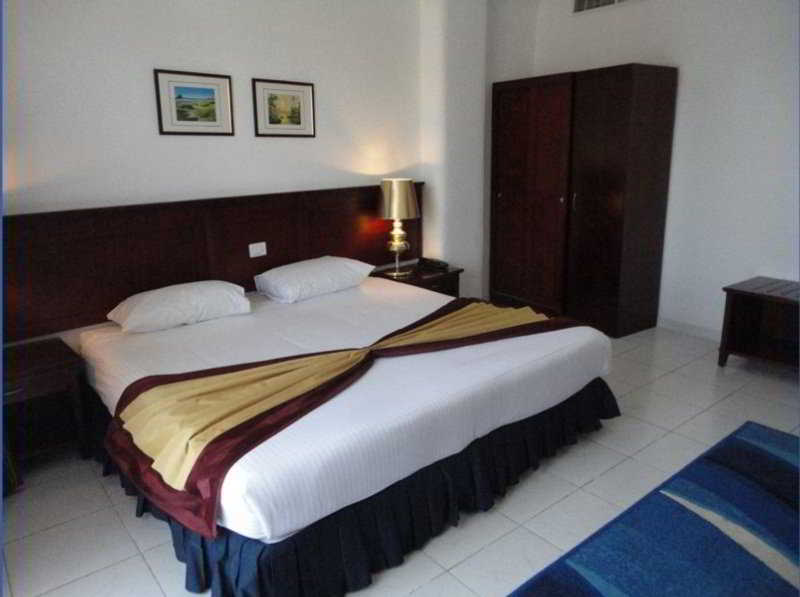 Room
 di Topaz Suites Hotel