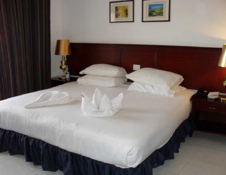 Room
 di Topaz Suites Hotel