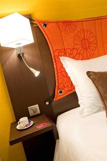Room thumbnail 6