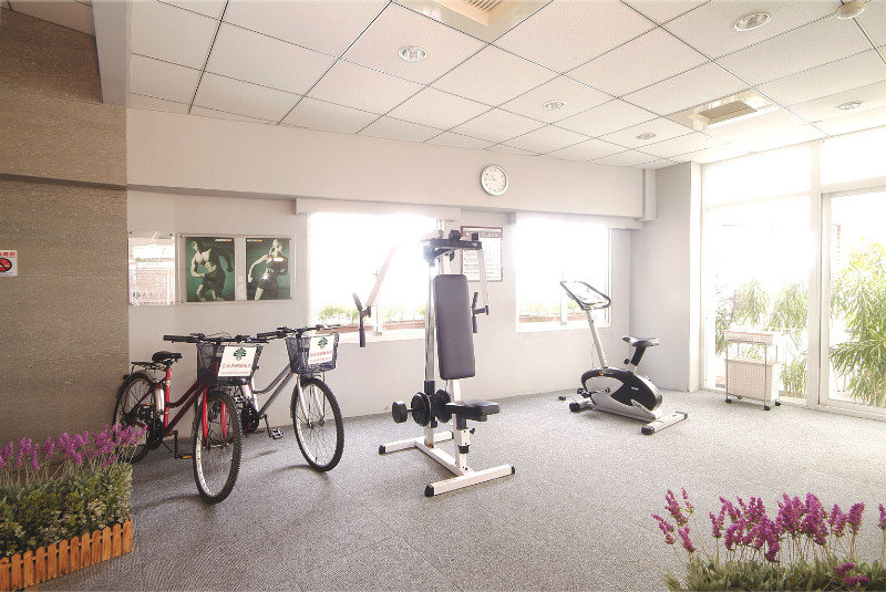 Sports and Entertainment
 di Cambridge - Yungkang