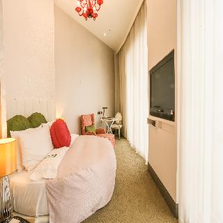 Room:SGL.EY