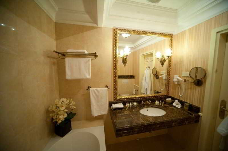 Room thumbnail 5