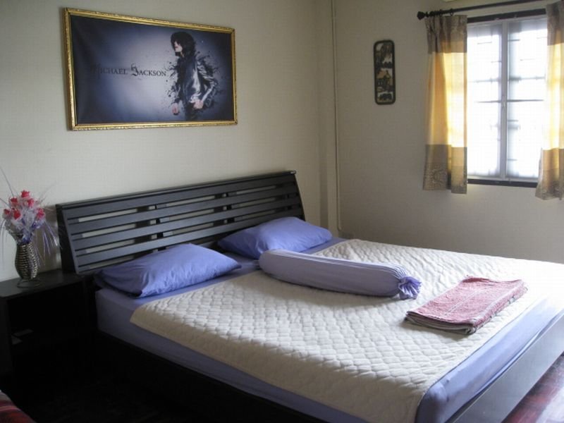 Room thumbnail 1