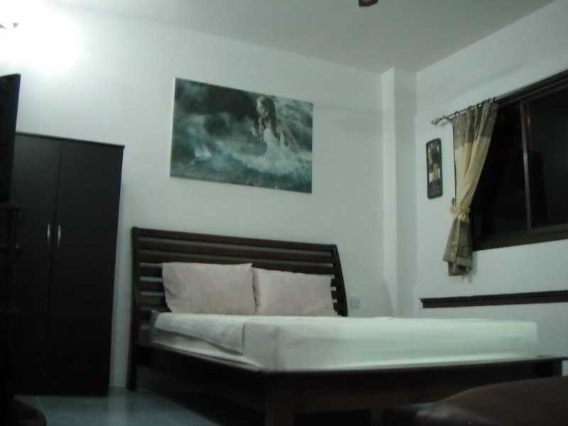 Room thumbnail 7