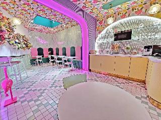 Pink Hotel