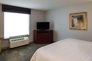 1 King Bed Nonsmoking