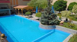 Armenian Royal Palace - Pool