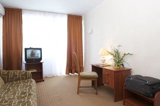 Room thumbnail 3