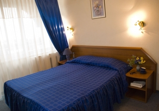Room thumbnail 6
