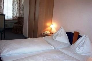 Room
 di Der Lindenhof