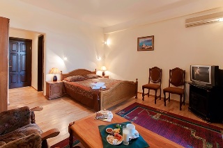 Room thumbnail 6