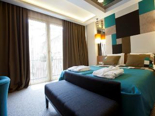 Collage Taksim Hotel