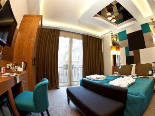 Collage Taksim Hotel