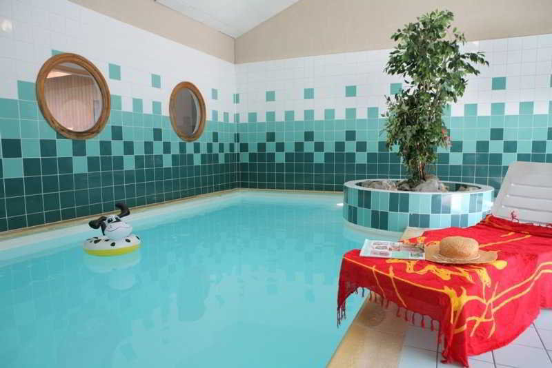 Pool
 di Residence Nemea Domaine du Grand Tetras