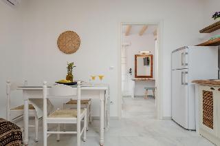 Birikos Studios & Apartments