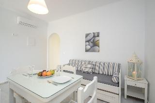 Birikos Studios & Apartments