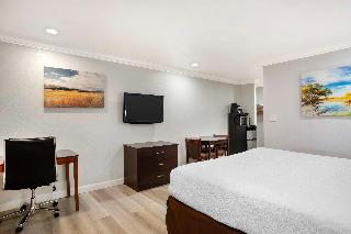 1 King Bed Non-Smoking Desk Microwave And Refrigerator Wi-Fi Full Breakfast