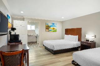 2 Queen Beds Non-Smoking Microwave And Refrigerator Wi-Fi Full Breakfast