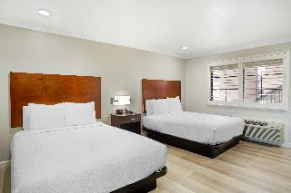 2 Queen Beds Non-Smoking Microwave And Refrigerator Wi-Fi Full Breakfast
