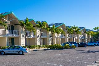 Best Western Plus Yacht Harbor Inn