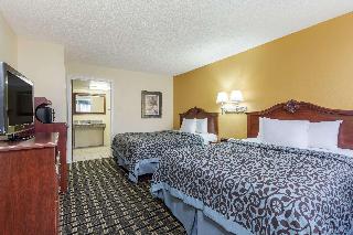 Days Inn & Suites Warner Robins Near Robins Afb