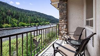 Best Western Lodge at River's Edge