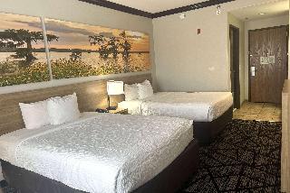 2 Queen Beds Mobility/Hearing Accessible Room Roll-In Shower Non-Smoking